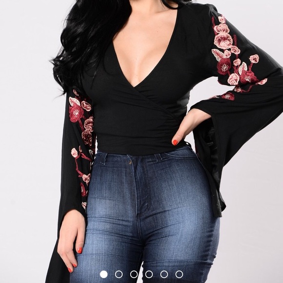 Fashion Nova crop top - Picture 2 of 3